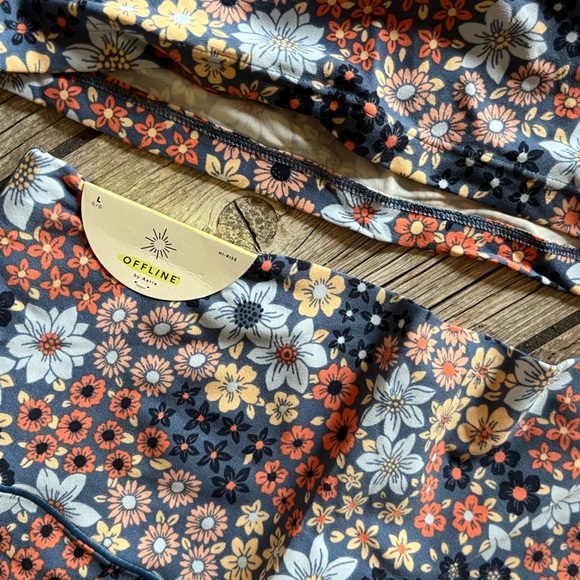 Aerie matching floral set - Picture 2 of 2